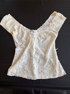 GUESS Jeans Ivory Floral Lace Cap Sleeve Peplum Top
